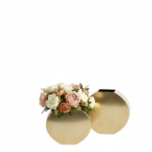 Juego de 2 elegantes jarrones de mesa de hierro con acabado en níquel plateado, diseño moderno, jarrones altos de metal para flores, para decoración de bodas y eventos. - Product Image 4