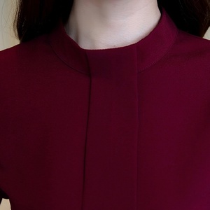 Blusa de Chifón de Manga Larga para Mujer - Camisa Elegante de Oficina con Cuello Simulado y Puños con Botones Dorados - Product Image 3
