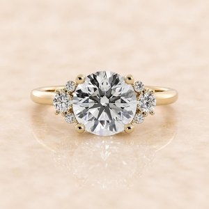 Bague de fiançailles de luxe en or massif 14 carats avec diamant rond de 2,01 carats cultivé en laboratoire, style floral, pour femme - Product Image 1