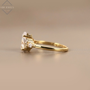 Anillo de Diamantes en Forma de Pera con Piedras Laterales en Oro Amarillo, Joyería de Compromiso y Boda para Mujer, Regalo de Lujo - Product Image 2