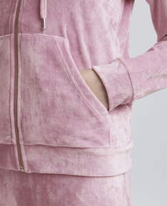 ชุดเซ็ตเสื้อแขนยาวและกางเกงขายาวทรงสปอร์ตสำหรับผู้หญิง รุ่น Luck Panther พร้อมกระเป๋าหน้าเสื้อและกางเกงขายาวทรงจ็อกเกอร์ - Product Image 2