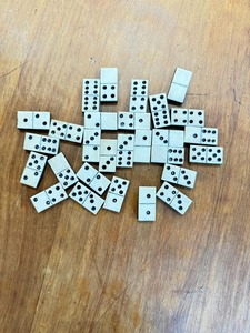 Juego de Dominó Doble Seis Tallado a Mano, Profesional, Ecológico, de Material Orgánico, para Venta al Por Mayor - Product Image 3