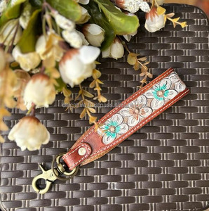 Nueva Llegada Mano Tooled Cuero Muñequera Llaveros En Relieve Estampado Floral Cuero Llaveros Tooled Accesorios de cuero Correas para llaves - Product Image 2