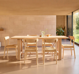 Ensemble de table à manger en bois massif Mindi Taverne Bernhardts, style minimaliste - Product Image 1