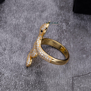 Anillo de Serpiente de Lujo en Plata 925 con Baño de Oro de 18K y Diamante Cultivado en Laboratorio con Corte Brillante Redondo, Joyería para Uso Diario Femenino - Product Image 4