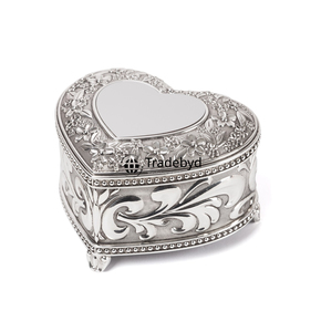 Boîte décorative en métal faite à la main, accessoire de rangement haut de gamme pour la maison par Tradebyd - Product Image 2