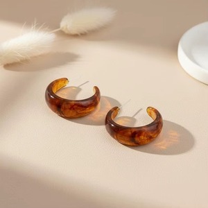 Pendientes de Resina con Acabado Brillante en Forma Redonda, Regalos y Artesanías, Pendientes de Resina Hechos a Mano, Joyería de Moda - Product Image 3