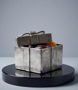 Boîte de rangement personnalisée en métal argenté sculpté pour fruits secs et dates, avec ruban cadeau, conteneur à collation - Product Image 2