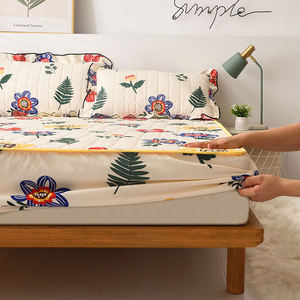 100% Polyester Quilted Floral Printed <b>Bed</b> <b>Sheet</b> <b>Queen</b> King Size Washable Breathable Mattress Protector Wholesale - Product Image 1