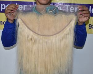 Extensions de cheveux humains de temple indien vierge noire naturelle crue paquets bouclés alignés par vague lâche non traitée - Product Image 2