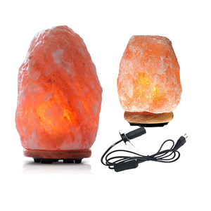 Lampe en sel rose de l'Himalaya de forme naturelle, 2-3 kg, sculptée à la main, avec base en bois, par Tahir Gems - Product Image 4