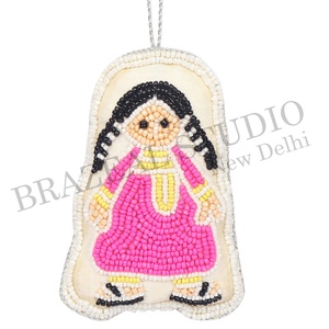 Brazeal Studio - Ornements de Noël personnalisés faits à la main en velours satiné écologique, brodés de perles, fils dorés, sur mesure - Product Image 3