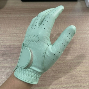 Gant de golf en cuir personnalisé OEM, respirant, adhérence performante, toucher doux, fabricant d'équipements de golf à marque privée - Product Image 3