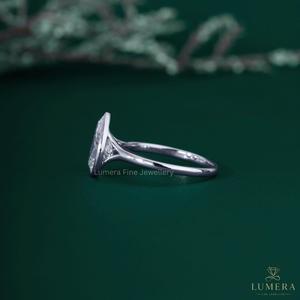 Anillo de Diamante Solitario de Lujo con Corte Pera, Oro Blanco de 14K/18K, Engaste de Bisel, Diamante Cultivado en Laboratorio, Anillo de Compromiso Minimalista, Anillo de Boda - Product Image 3