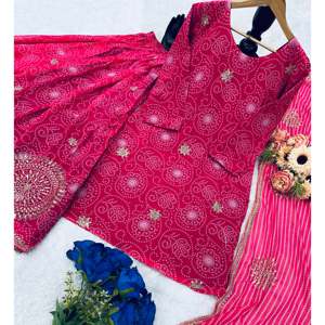 Hermosa parte superior e inferior de mujer con Dupatta para fiestas Conjunto elegante - Product Image 5