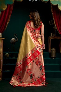 Sari de seda de tejido suave de diseñador, de aspecto lujoso, ropa tradicional con detalles finos para fiestas y celebraciones. - Product Image 3