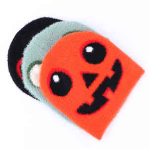 Bonnet en mohair de créateur avec lettres jacquard en laine tricotée pour homme et femme - Product Image 2