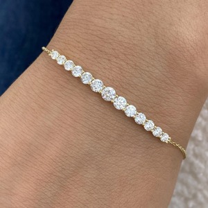 สร้อยข้อมือเพชรทรงกลมสร้างในห้องปฏิบัติการ ทองคำ 14K สีเหลือง 2.5 กะรัต E VVS2 เครื่องประดับเพชรสวยงาม ไอเดียของขวัญวันเกิดสำหรับเธอ - Product Image 4