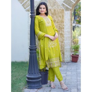 Ensemble de costume pour femme de créateur avec pantalon brodé et dupatta, travail brodé élégant - Product Image 3