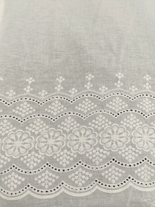 Suave, transpirable y bellamente elaborado, ideal para ropa étnica. Tela de algodón Daman 44 para usar en vestidos, kurtis, etc. - Product Image 2