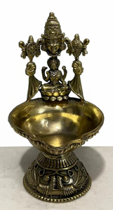 Lampe à huile Diya artisanale en laiton Lakshmi Tirupati Balaji, décoration religieuse pour la maison et le temple - Product Image 6