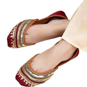 Low MOQ Prices Latest Designs Women Khussa Flat Indian Punjabi Chappal Shoes Bridal Wedding Footwear Pumps Latest Weddings Shoes - Product Image 1