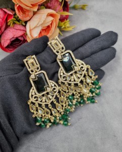 Boucles d'oreilles de luxe en cristal à franges, pierres précieuses taillées radiant, pour femmes, style traditionnel, pour occasions festives, fabricants de boucles d'oreilles - Product Image 6