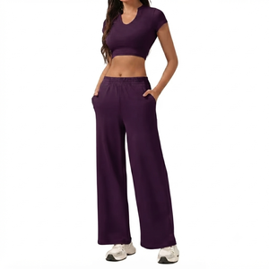 Conjunto Deportivo de Dos Piezas para Mujer, Top Corto Morado de Manga Corta y Pantalones Anchos, Ropa Deportiva Informal para Entrenamiento y Descanso - Product Image 1
