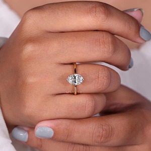 Anillo de Compromiso con Diamante Ovalado Cultivado en Laboratorio, Oro Sólido de 14K, Montura de Lujo Tipo Compás, Certificado IGI, 2 CT - Product Image 3