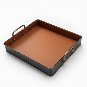 Plateau décoratif en cuir de luxe, conçu pour les intérieurs hôteliers haut de gamme, offrant un style sophistiqué et une surface de table fonctionnelle - Product Image 1