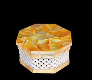 Boîte à bijoux octogonale en marbre faite à la main avec incrustations en nacre jaune – Boîte à bibelots de luxe en pierre pour cadeau et décoration intérieure - Product Image 3