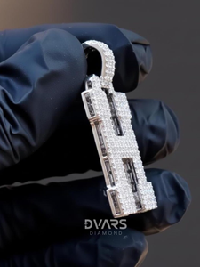 Colgante de Letra Inicial Personalizada en Plata de Ley con Moissanita Corte Brillante y Baño de Rodio/Oro, Regalo de Lujo de la A a la Z - Product Image 3