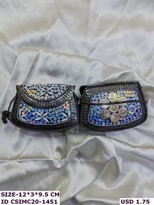 Pochette de soirée en mosaïque en métal pour dames faites à la main avec motif tendance et décoration de perles pour les mariages et les fêtes - Product Image 3