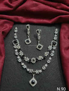 Diamant américain Délicat Feuille & Fleur Designs Argent Plaqué Double Couche Clouté Collier Ensemble Avec Boucles D'oreilles Bijoux Ensemble Femmes - Product Image 3