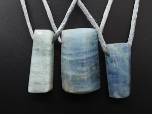 Colgante de aguamarina tallada lateralmente - Gema natural - Pulido liso - Forma elegante - Piedra suelta hecha a mano - PMEGEMSBEADS CJ1-35-40MM - Product Image 4