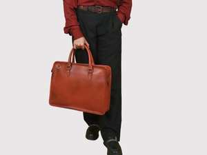 กระเป๋าถือผู้ชายยอดนิยม หนังแท้สั่งทำพิเศษ น้ำหนักเบา พกพาสะดวก ทนทาน คุณภาพสูง สีและโลโก้สั่งทำได้ - Product Image 6