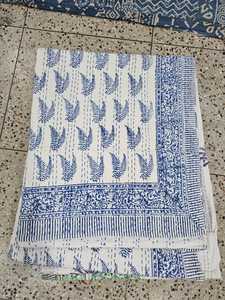 Cubrecama de Algodón Kantha Hecho a Mano, Ligero y Reversible con Arte Tradicional Indio para Uso Diario en el Dormitorio - Product Image 3