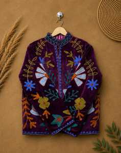 Chaqueta de Mujer con Motivos de Conejitos, Bordado Floral Intrincado, Inspirada en el Arte Folclórico, Elegancia Bohemia, Blazer de Invierno, Abrigo Boho para Dama - Product Image 4