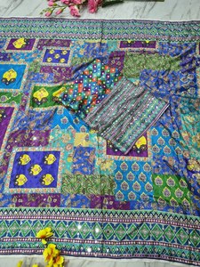 Magnifique Saree en Soie de Créateur Tendance avec Broderies Miroir, Blouse Exclusive Dernière Collection, Qualité Supérieure, Infroissable et Séchage Rapide - Product Image 2