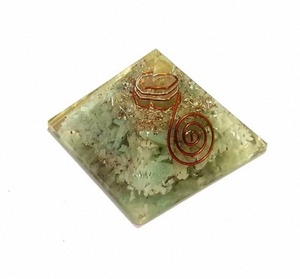 Pyramide d'Orgone en Aventurine Verte, Cristal de Reiki, Pierres de Chakra, Gemme Métaphysique, Objet de Collection Artistique, Pierre d'Agate, Export Aura - Product Image 5