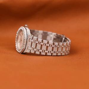 Montre de luxe pour femme, style antique, sertie de moissanite, mouvement à quartz, bracelet en acier inoxydable, mouvement ETA, cadran analogique, résistante à l'eau - Product Image 3