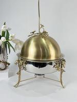 Plat de service rond de luxe avec couvercle en dôme, chauffe-plats métallique pour buffets, idéal pour hôtels, restaurants et événements