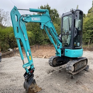 Excavatrice Kobelco à prix avantageux pour les petites entreprises de construction, idéale pour les travaux de terrassement, d'aménagement paysager et de préparation du sol - Product Image 3