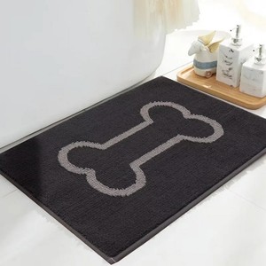 Alfombra de Baño Rectangular Negra de Chenilla con Diseño de Huesos, Base Antideslizante de Goma, Diseño Innovador con Mechones, para Uso Doméstico - Product Image 1