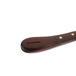 ชุดกรรไกรตัดกีบและมีดตัดกีบพร้อมด้ามไม้ ชุดเครื่องมือช่างเกือกม้า ประกอบด้วยแท่งขัดกีบ เครื่องมือตัดเล็บ มีดตัดกีบม้า - Product Image 6