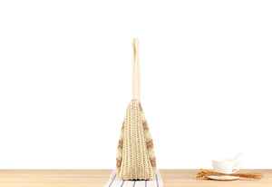 Define tu estilo de temporada con este clásico bolso de hilo natural, con correas tejidas profesionalmente y textura fina. - Product Image 5
