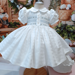 Robes de princesse personnalisées en coton, vêtements pour enfants brodés à la main, fabrication vietnamienne pour petites filles. - Product Image 2