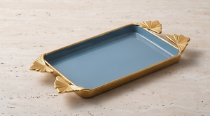 Plateau de service rectangulaire de luxe en émail bleu clair avec poignées en feuille de Ginkgo, plateau de table basse en métal doré poli, plat de rangement polyvalent - Product Image 4