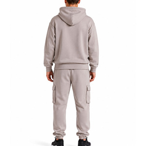 Ensemble de survêtement pour homme avec impression DTF personnalisée et bandes réfléchissantes, comprenant un sweat à capuche zippé et un pantalon de survêtement - Product Image 2