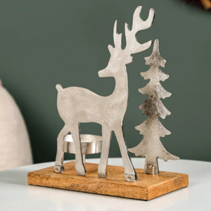 Nuevo Diseño 2026 Portavelas de Aluminio Fundido con Forma de Árbol de Navidad y Reno, con Base de Madera de Mango - Product Image 3